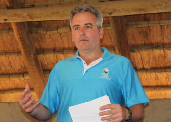 RE THUŠA BASETSANA KA MENGATWANA YA LETLHAPO