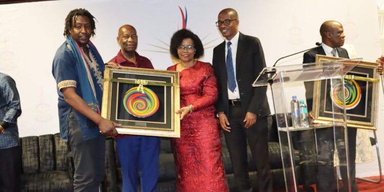 MPHAHLELE E BE E LE MODUDI WA LEFASE