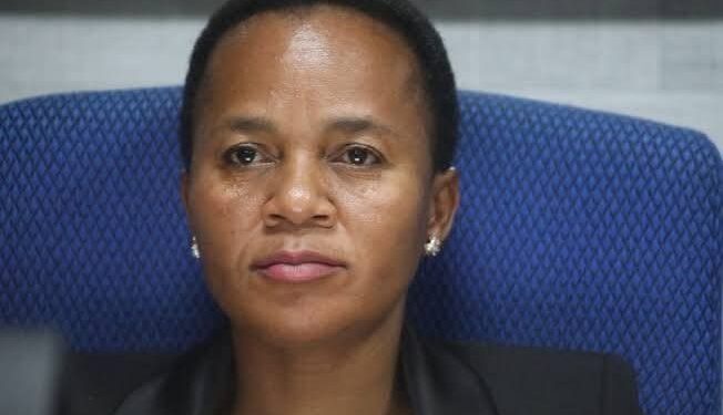 MOLAODI WA DITŠHELETE O RAKILWE MOŠOMONG